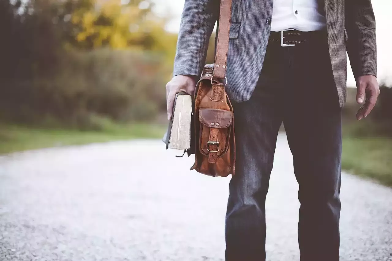 8 Ways a Satchel Can Enhance Your Everyday Style